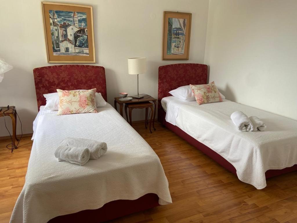 Apartment In Maslinica 70M From The Sea Extérieur photo