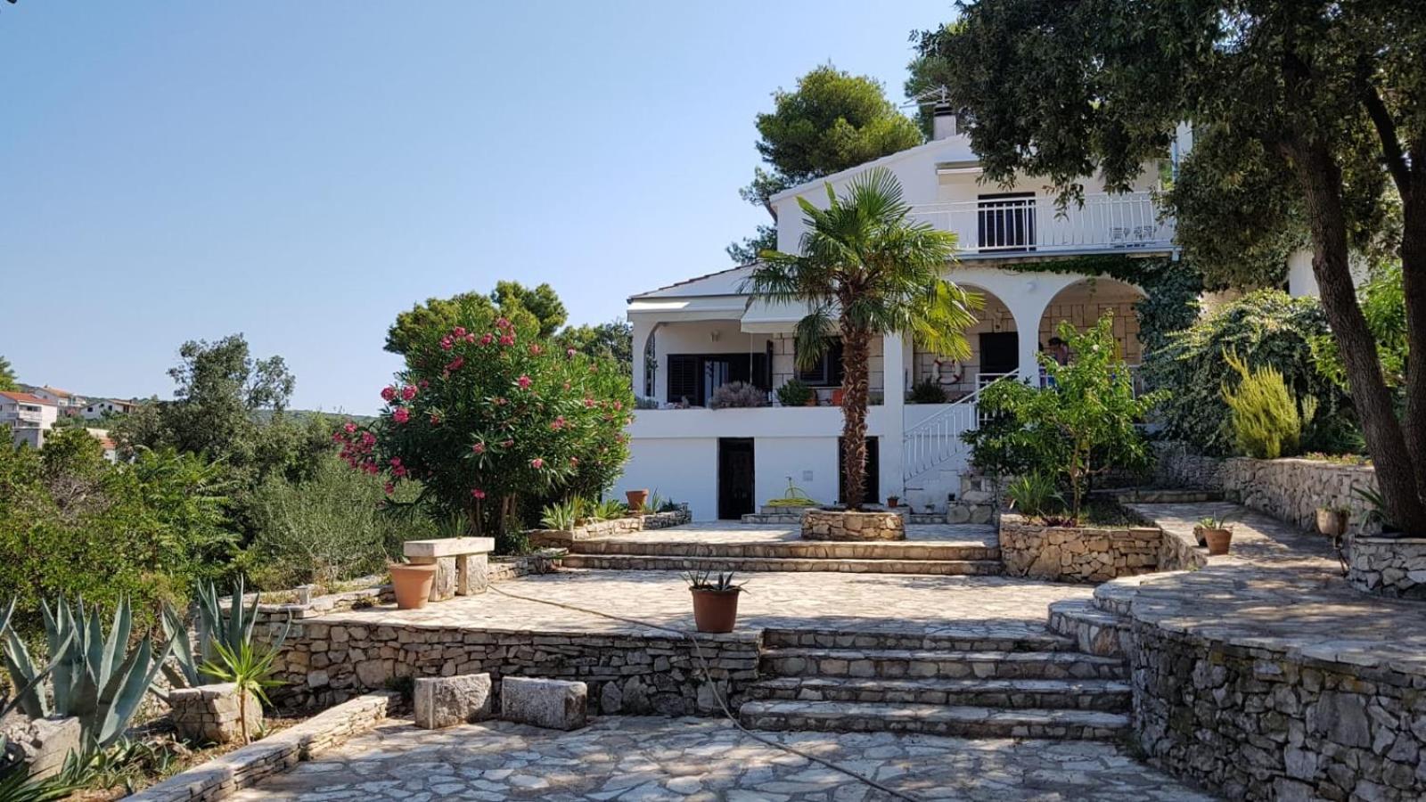 Apartment In Maslinica 70M From The Sea Extérieur photo