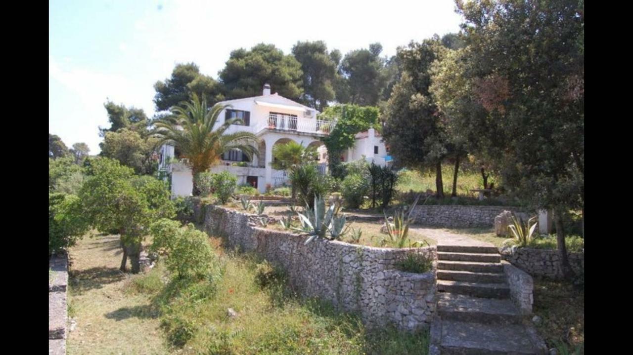 Apartment In Maslinica 70M From The Sea Extérieur photo